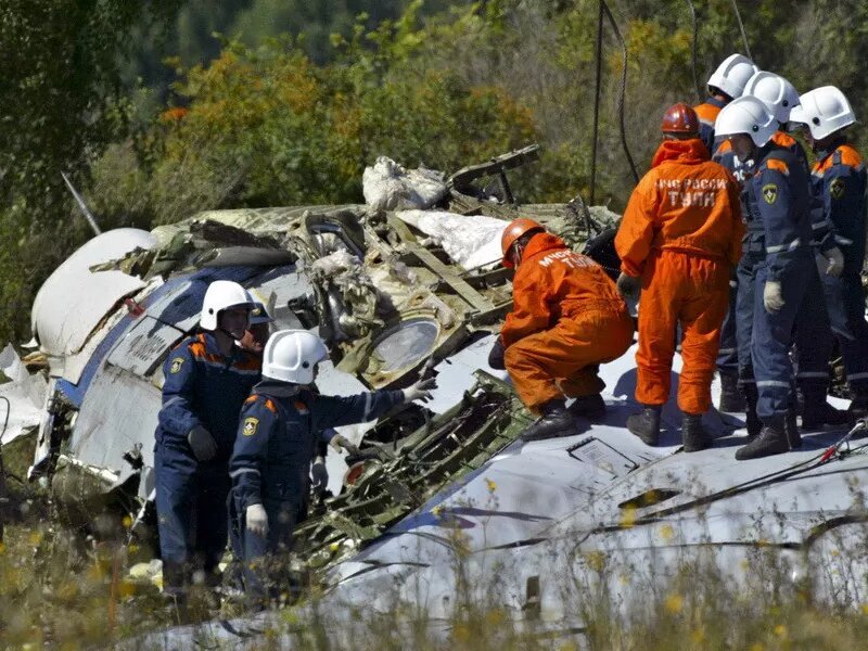 Содержание катастрофа. Катастрофа ту 134 в Тульской области 2004. Крушение ту 134 в 2004 году в Тульской области. Теракт 24 августа 2004 самолет ту-134. Взрывы самолётов ту-154 и ту-134