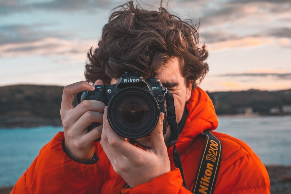 Турист с фотоаппаратом