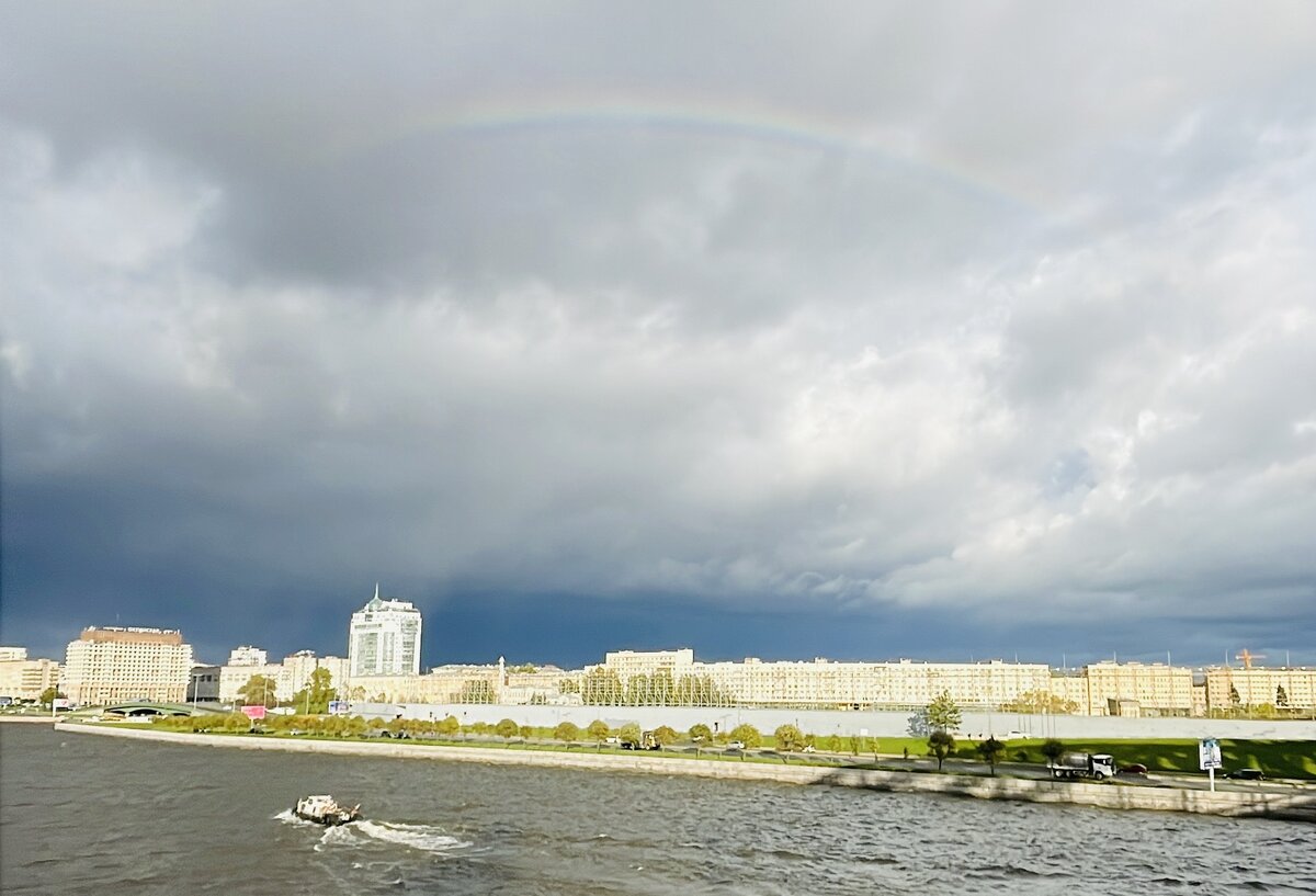 Когда радуга напоминает, что осень не так уж и плоха)
