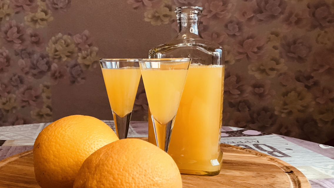Синонимы к словосочетанию «свежий апельсиновый сок»