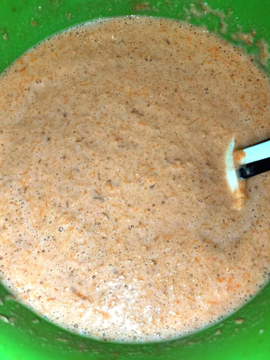 МОРКОВЬ ИЗМЕЛЬЧАЕТСЯ БЛЕНДЕРОМ, ЧТОБ НЕ ЧУВСТВОВАЛАСЬ В ГОТОВОМ БИСКВИТЕ