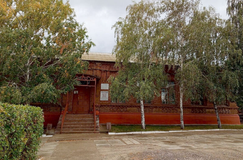    Школа «За водокачкой» (фото Петра Баранова)