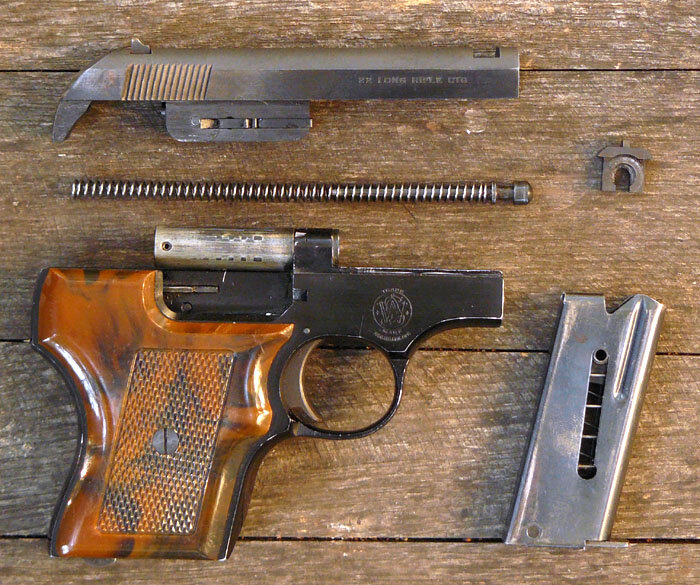 Пистолет Смит-Вессон модель 61.