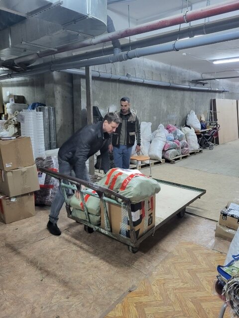    Волонтеры группы «98 дивизия гумпомощь для всех наших» отправили муку в Луганск
