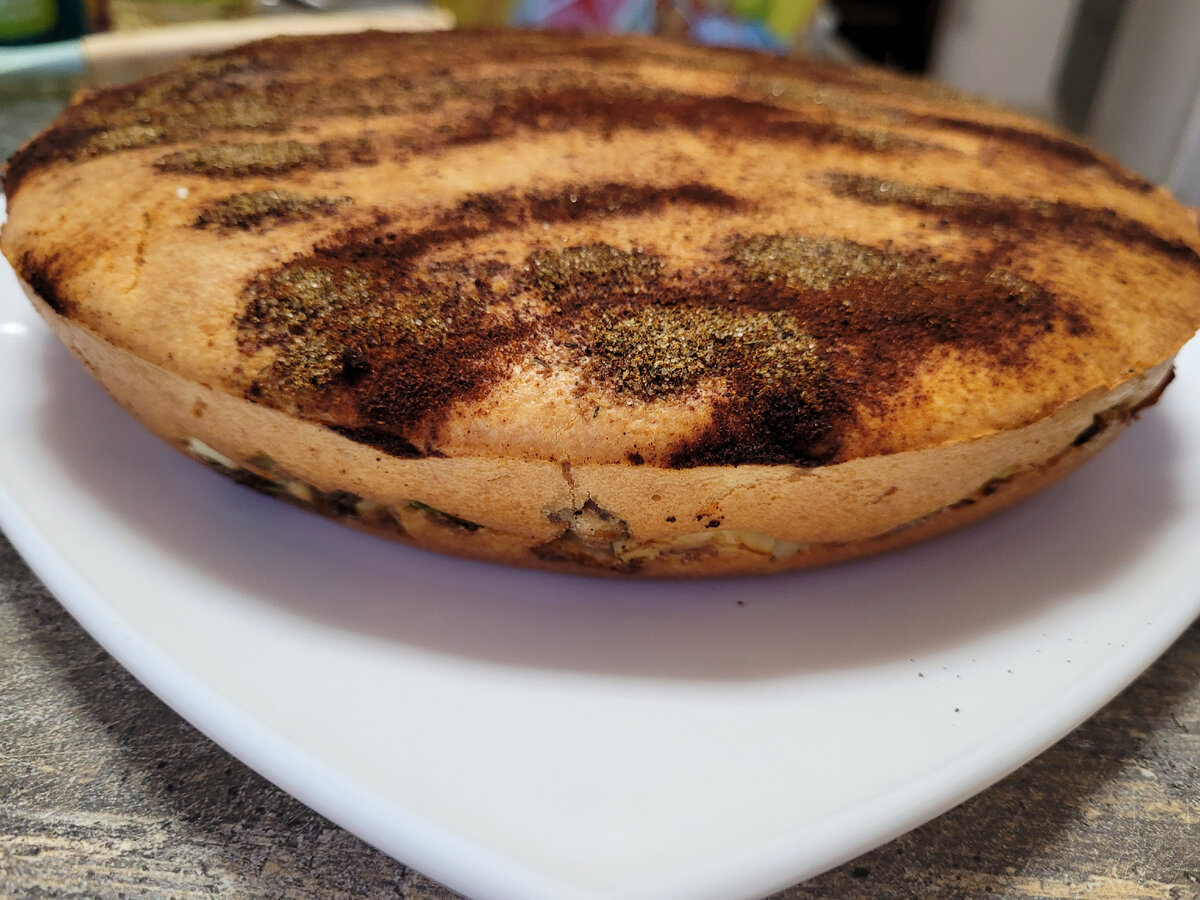 Пушистый 🥮заливной пирог с горбушей, сайрой, яйцом и зелёным луком. |  Кухня. Кофе.Каблуки. | Дзен