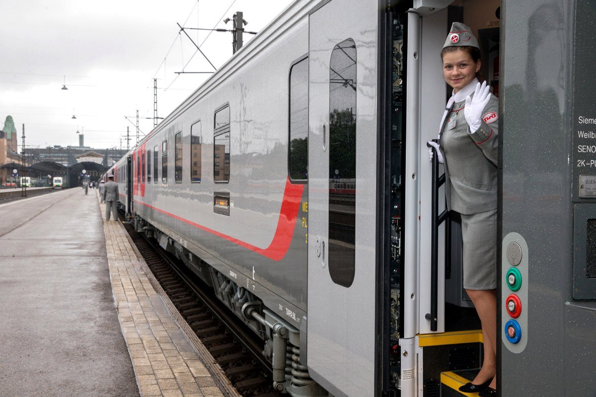 «Делали для иностранцев, а досталось народу». В каких поездах ездят ...