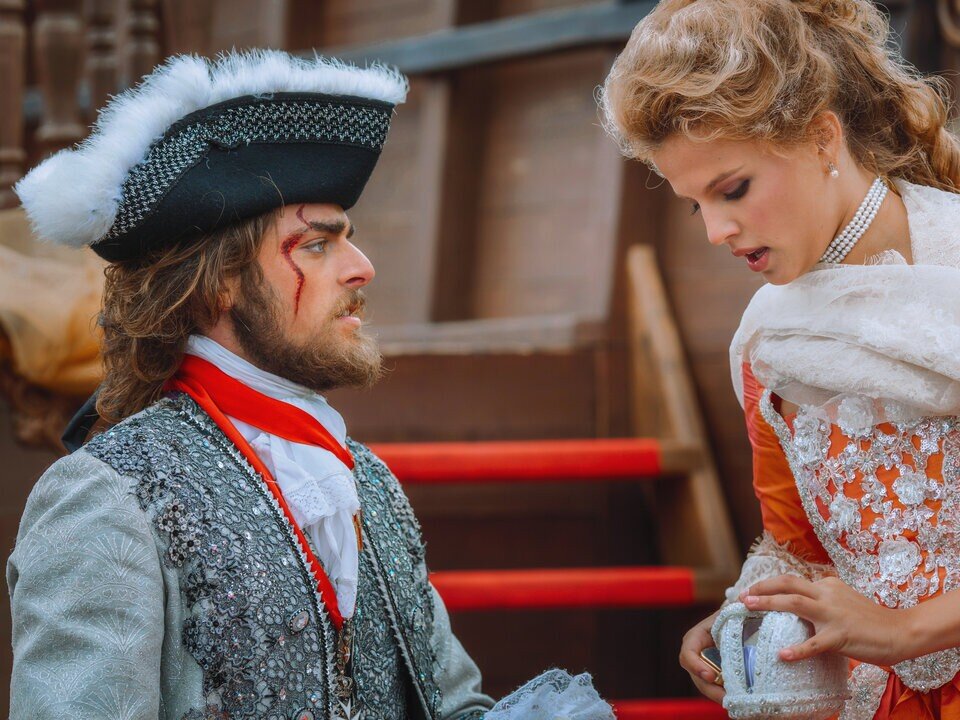 А вот это мне понравилось. Притягательно. Кадр из фильма «Гардемарины 1787. Мир», режиссер Светлана Дружинина