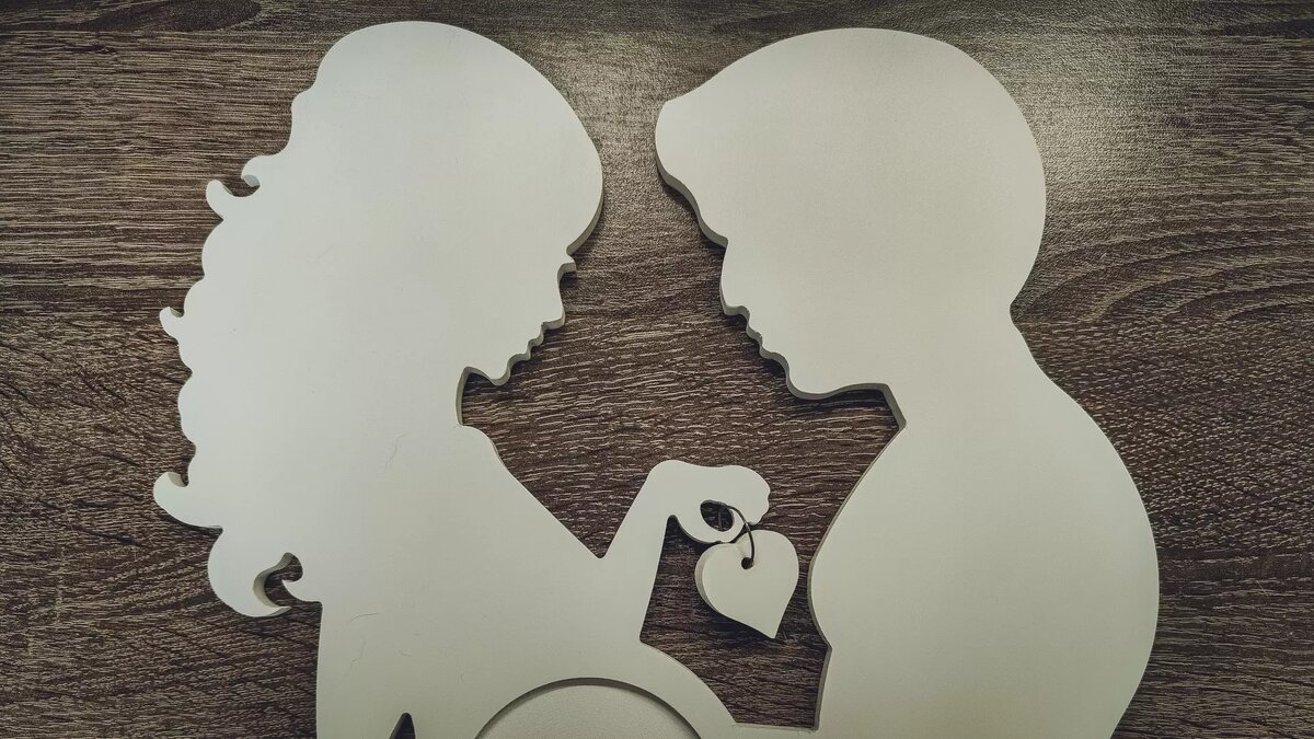     В Нижегородской области сыграли еще одну необычную свадьбу. Церемония прошла в стиле героев из фильма «Семейка Аддамс» (12+). Об этом говорится в паблике «Типичный Нижний Новгород».