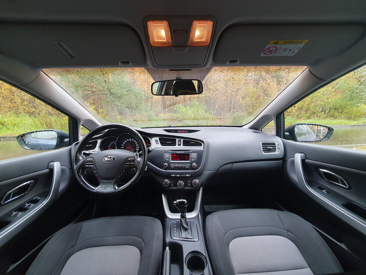 Нужно отдать должное марке Kia. Даже в простой с виду комплектации Comfort уже был подогрев руля.