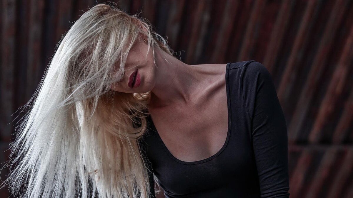    Мужчине какого знака зодиака нужна яркая сексуальная девушка© Unsplash / Martin Martz