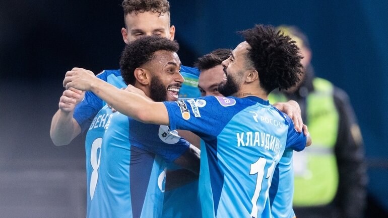    «Зенит» — «Крылья Советов» — 3:1. Радость футболистов-хозяев. ФК «Зенит»