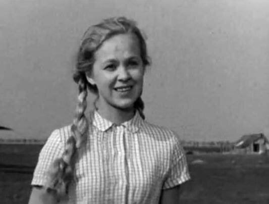  Ты даже представить себе не можешь, какое это громадное счастье — любить! Любить так, как я тебя люблю. Могу... Нет, не хочу врать, Оля... Может, и не могу. Просто не думал об этом.-3