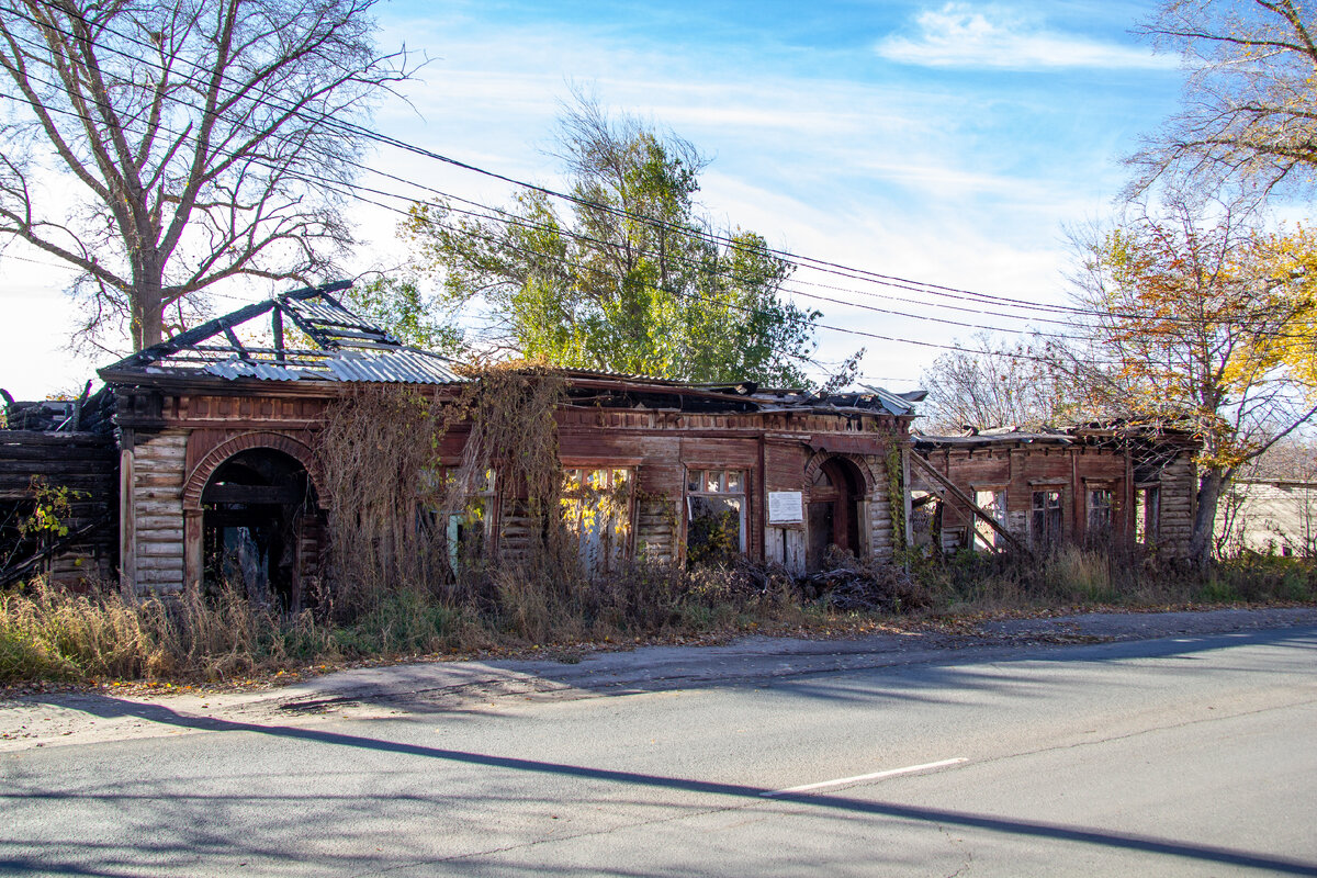 все, что осталось от здания станции Красная Глинка