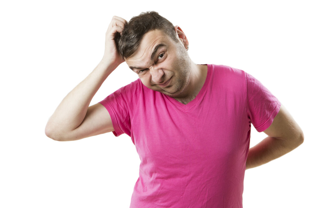 Человек чешет затылок. Scratching you head means you are. Scratching you head means you are. Смущенный мужчина. Человек чешет затылок.