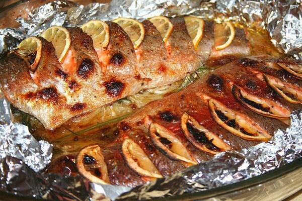 Рыба в фольге на углях - 5 рецептов приготовления с фото пошагово