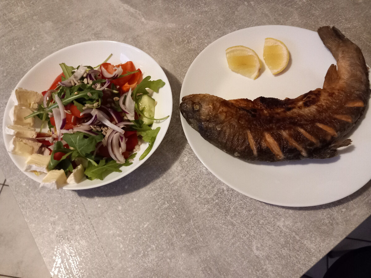 Сегодняшний ужин 😋 Можно добавить бокальчик белого!
