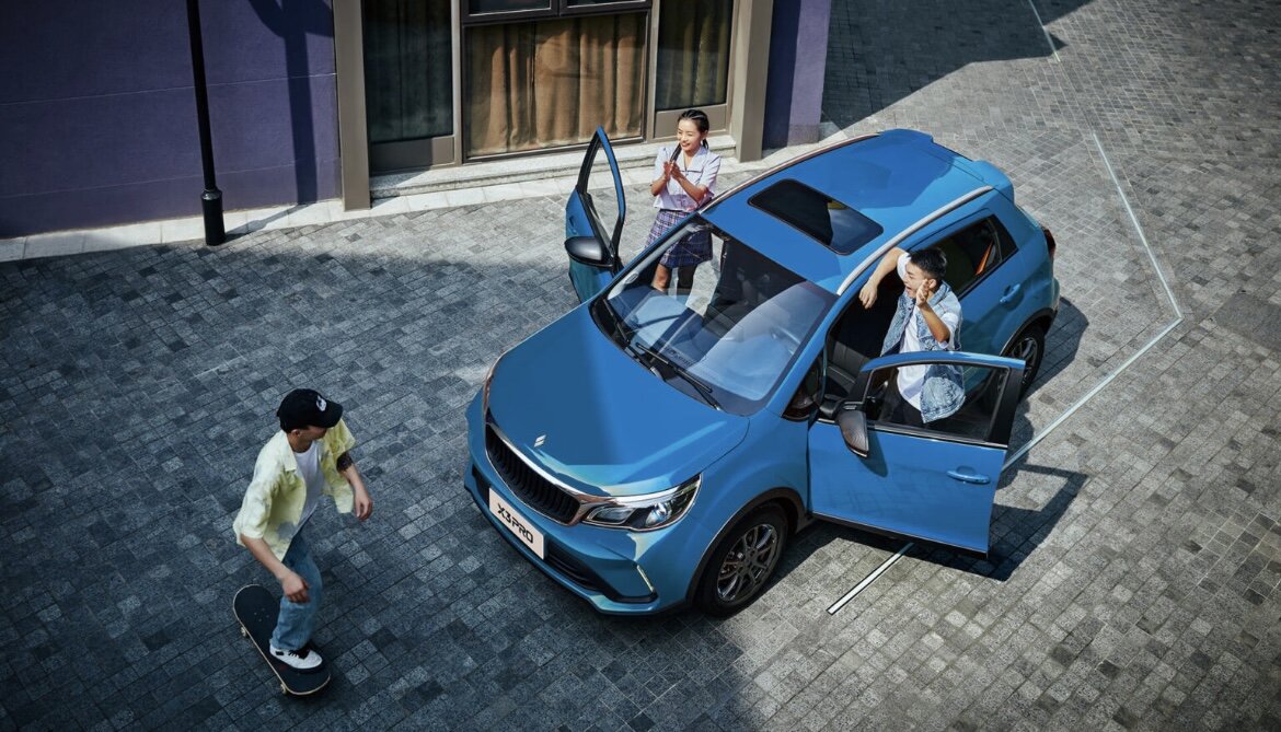 Цены: от 1 880 000 рублей

Классификация: конкурент Lada X-Ray

