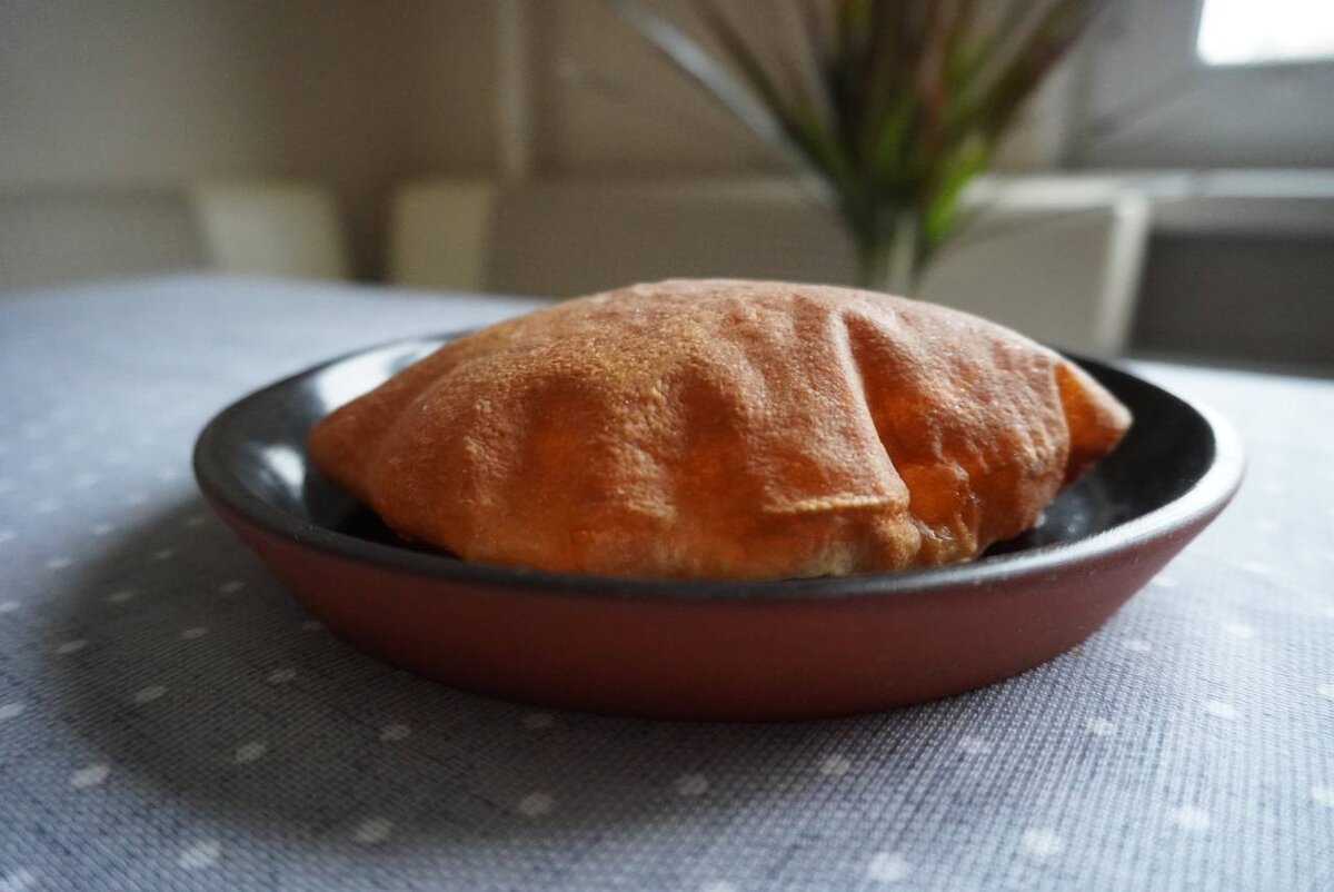 Корейский воздушный хлеб. Турецкий воздушный хлеб. Хлеб пузырчатый азербайджанский.
