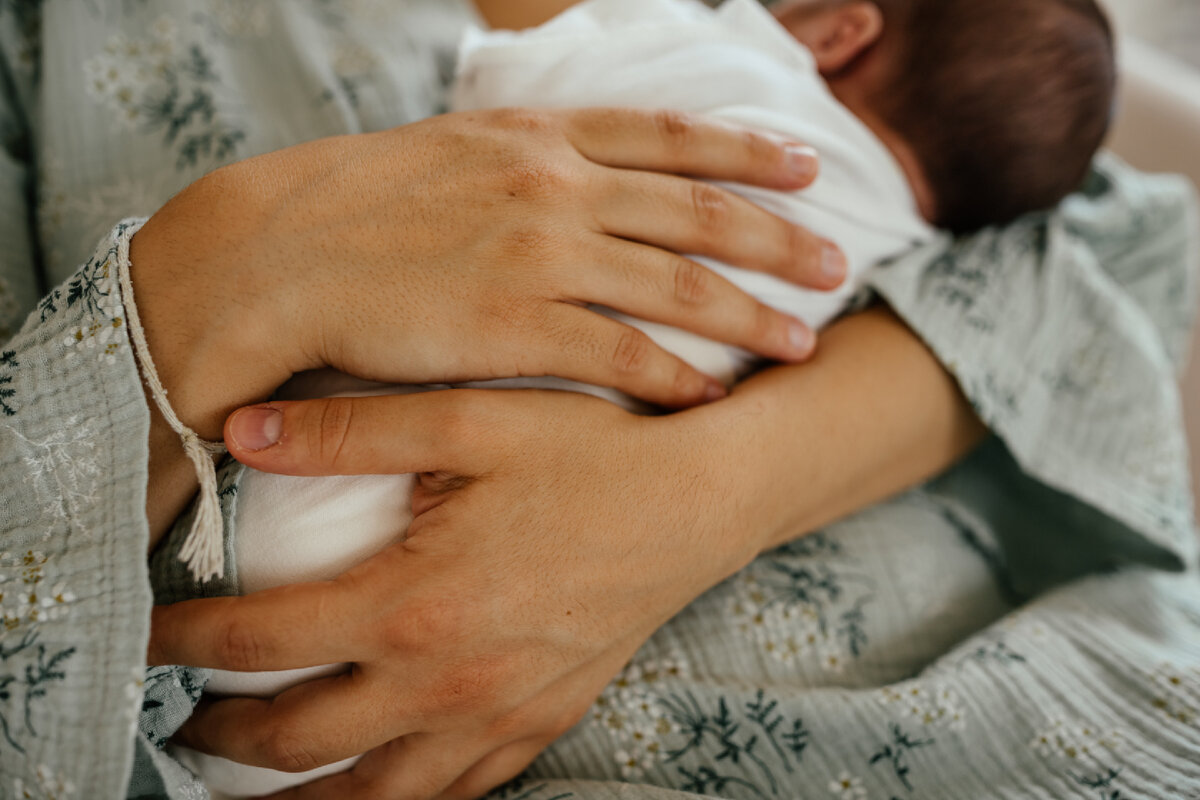 Происходящее с новорожденным сродни выходу в открытый космос для нас