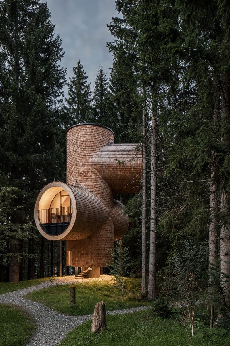 Источник изображения - https://static.dezeen.com/uploads/2022/03/bert-studio-precht-architecture-modular-treehouse-christian-flatscher_dezeen_2364_col_17-852x1278.jpg