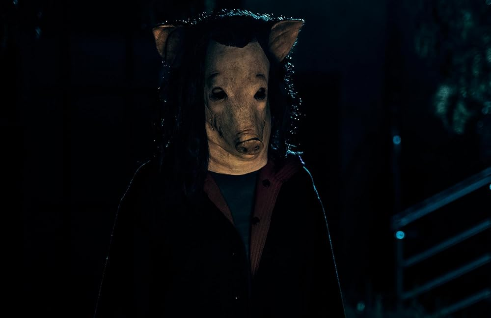 Кадр из фильма Saw X. Режиссер: Кевин Гротерт. Оператор: Ник Мэтьюз. Производство: Aldea M Estudios, Corazón Films, Lions Gate Films Inc., Lionsgate Productions Ltd., Twisted Pictures