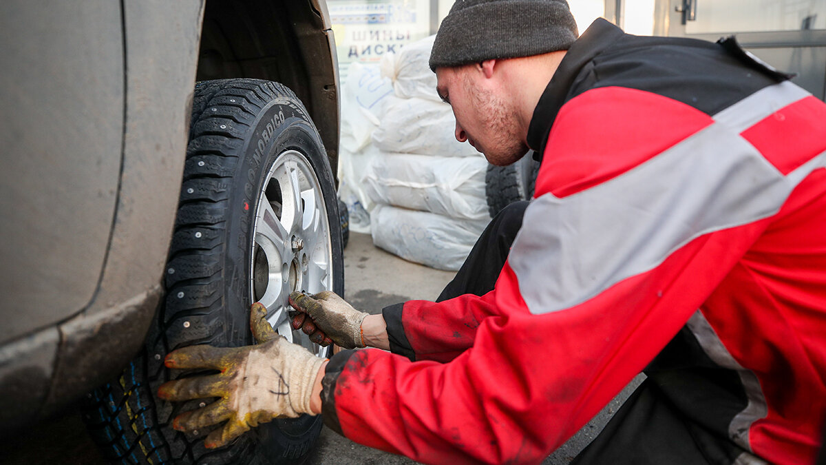 с какого числа переобувают с зимней на летнюю. инфографика замена резины. переобуваются ли в ресторане зимой. переобувка на летнюю резину. переобувать машину на зимнюю резину.