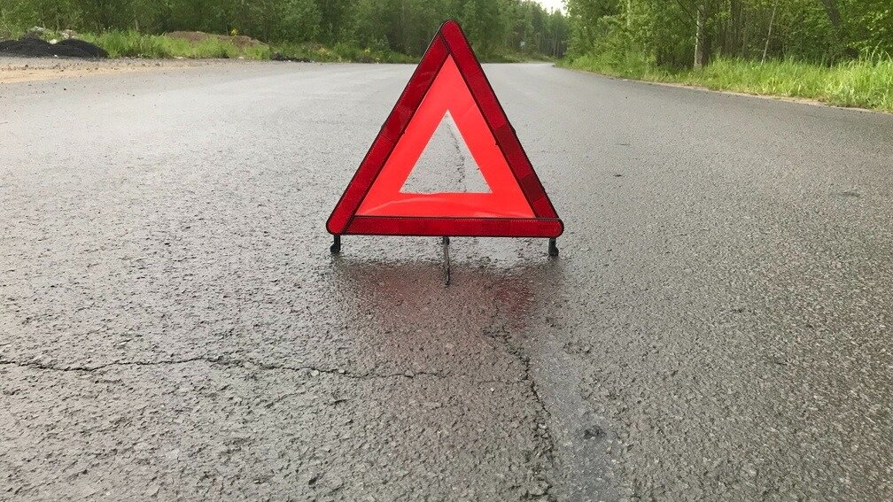     От Снеговой Пади в сторону Патрокла во Владивостоке полностью заблокирована трасса. Там случилось массовое ДТП с участием нескольких — не менее четырех — машин.