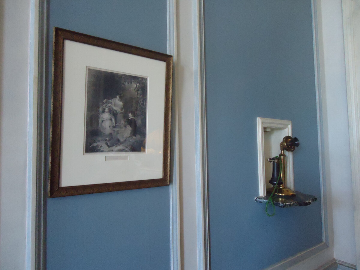 Очень стильный телефонный аппарат