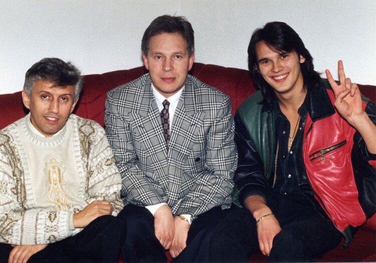 Юрий Айзеншпис ( с краю , с лева) , а с краю  справа  Влад Сташевский 