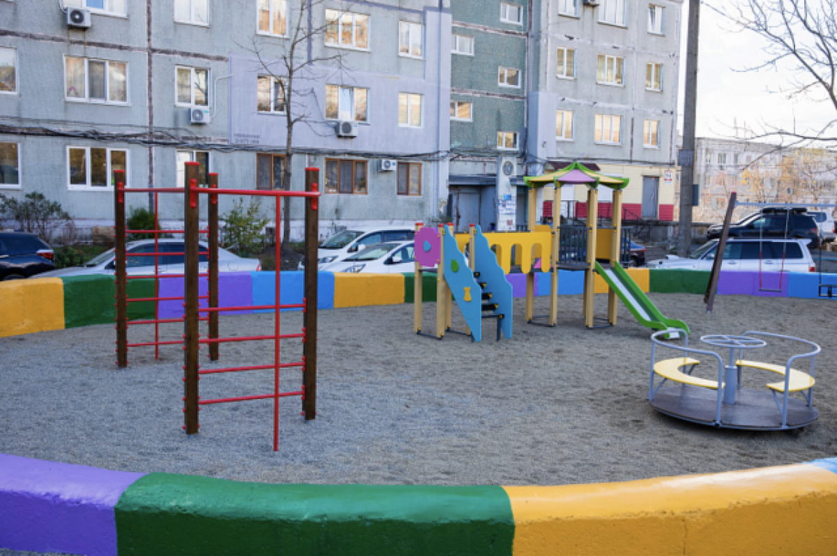    Новая детская площадка появится на Адмирала Кузнецова, 84