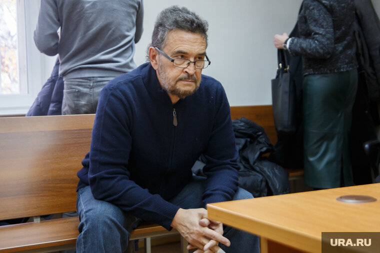    Следователь попросил сделать заседания закрытым через десять минут после начала