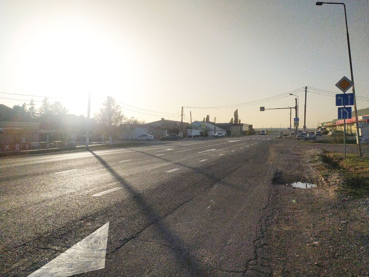 Федеральная трасса разделяющая село Киевское. 