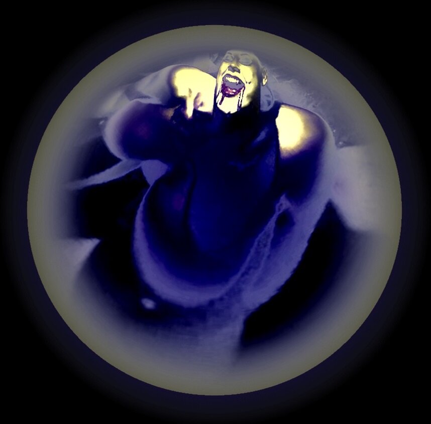 Авторская фотокартина "Счастливая вампирша"