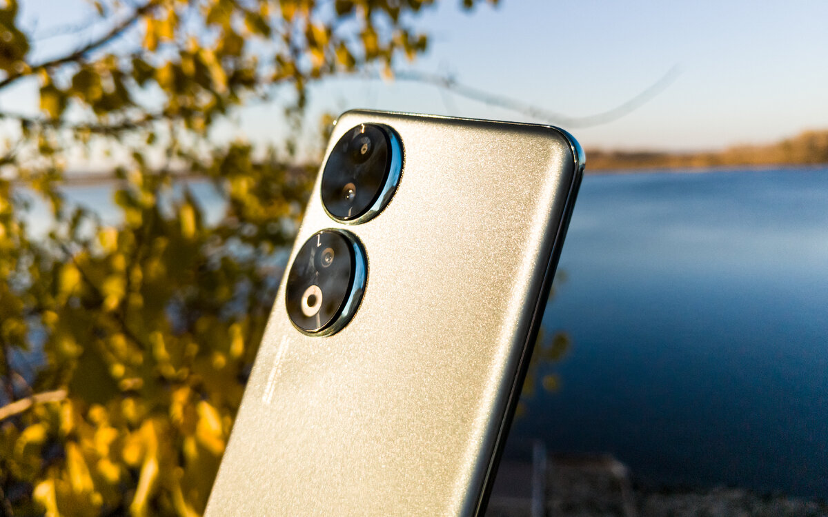 Такой цвет HONOR 90 сильно зависит от освещения