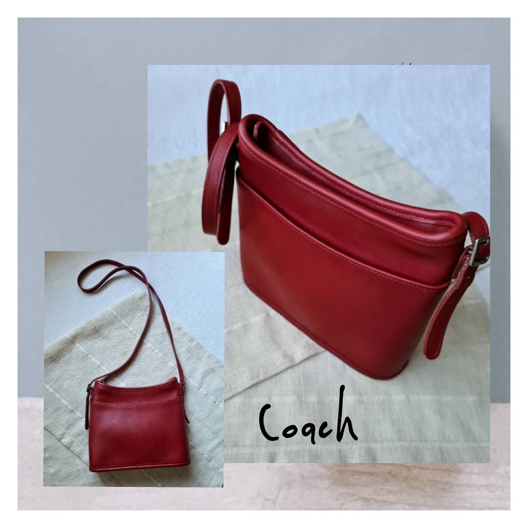 Со мной она была очень долго . Прекрасная кожаная малышка от Coach. Но гулять со мной по улицам, ей так и не пришлось 🤷‍♀️ Надеюсь сейчас , у новой хозяйки,  ей гораздо лучше живётся 🤞🫶