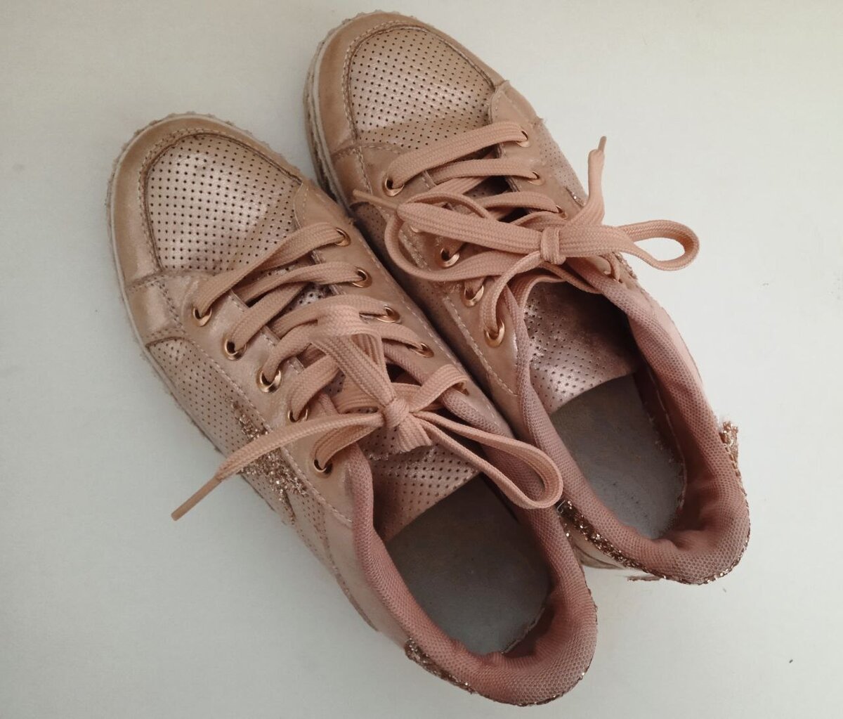 Осенью всем нам хочется ходить в сухой и удобной обуви