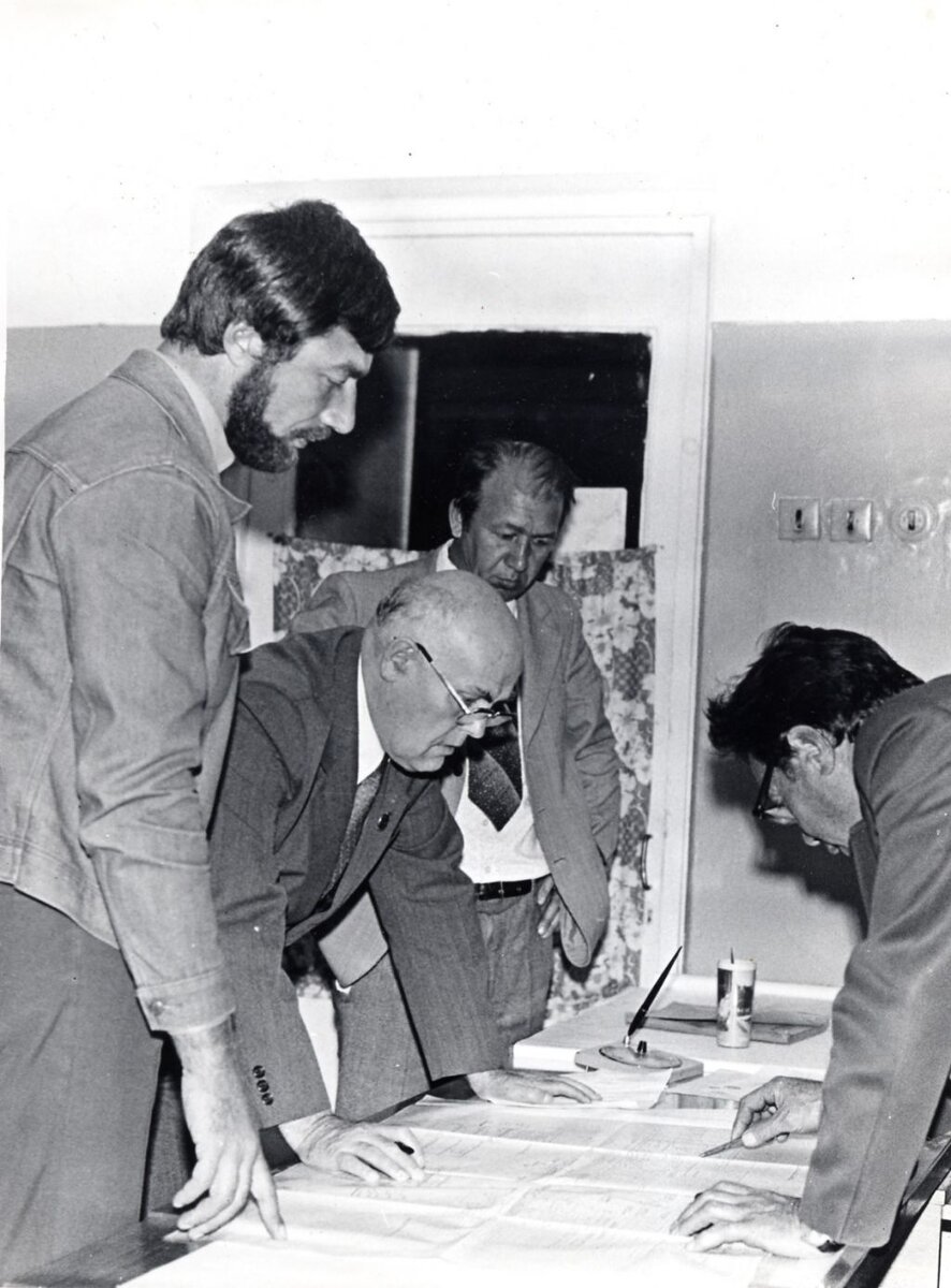     Яков Савченко за работой..архив ФНПЦ "Алтай"