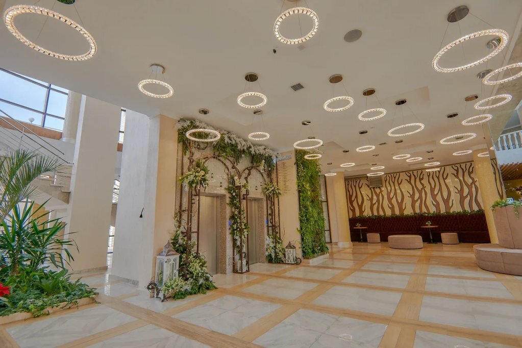 Роза ветров 4*