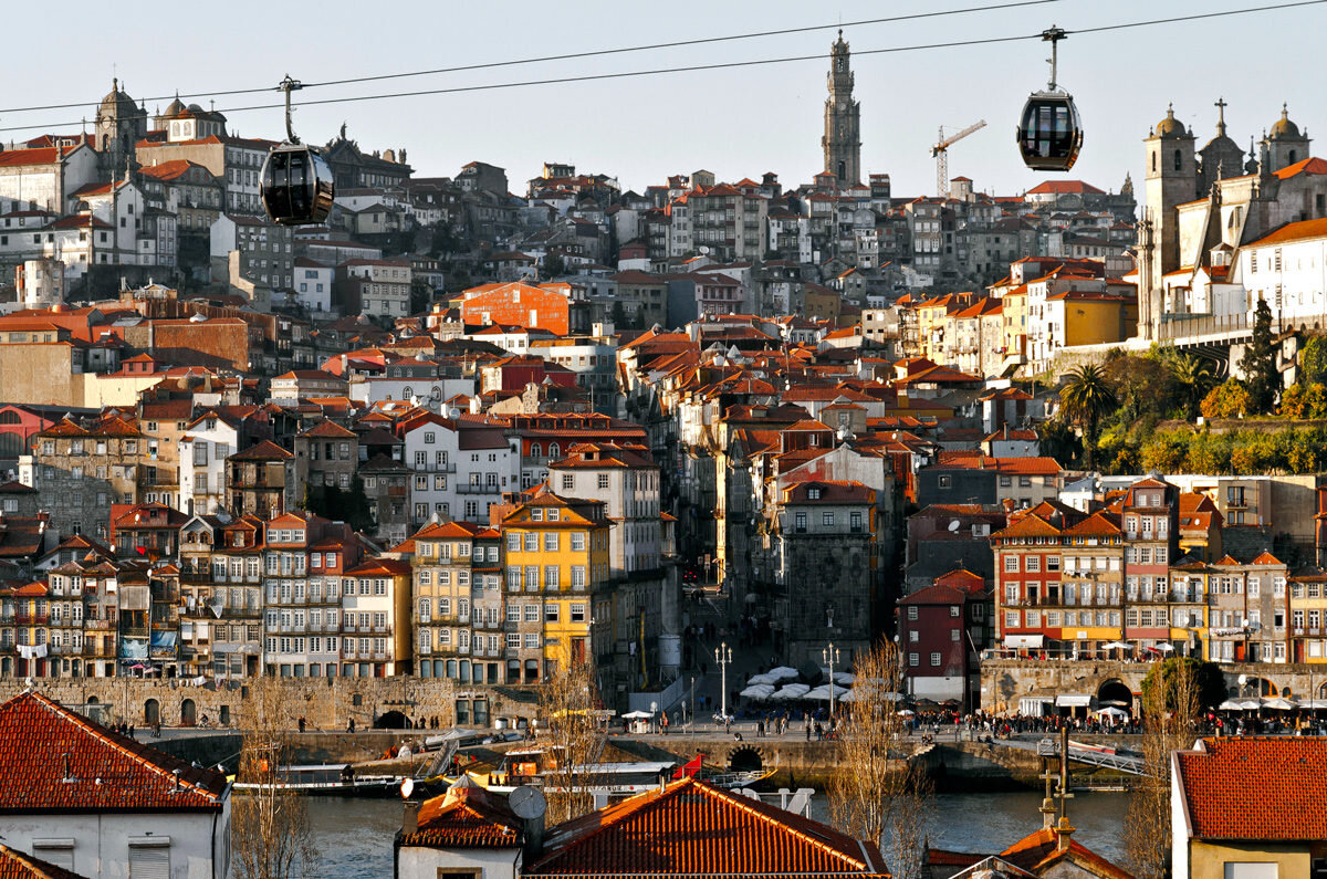 Город порту в португалии фото. Порту португалия центр города. Город портвейна. Город порто ново. Порто португалия достопримечательности.