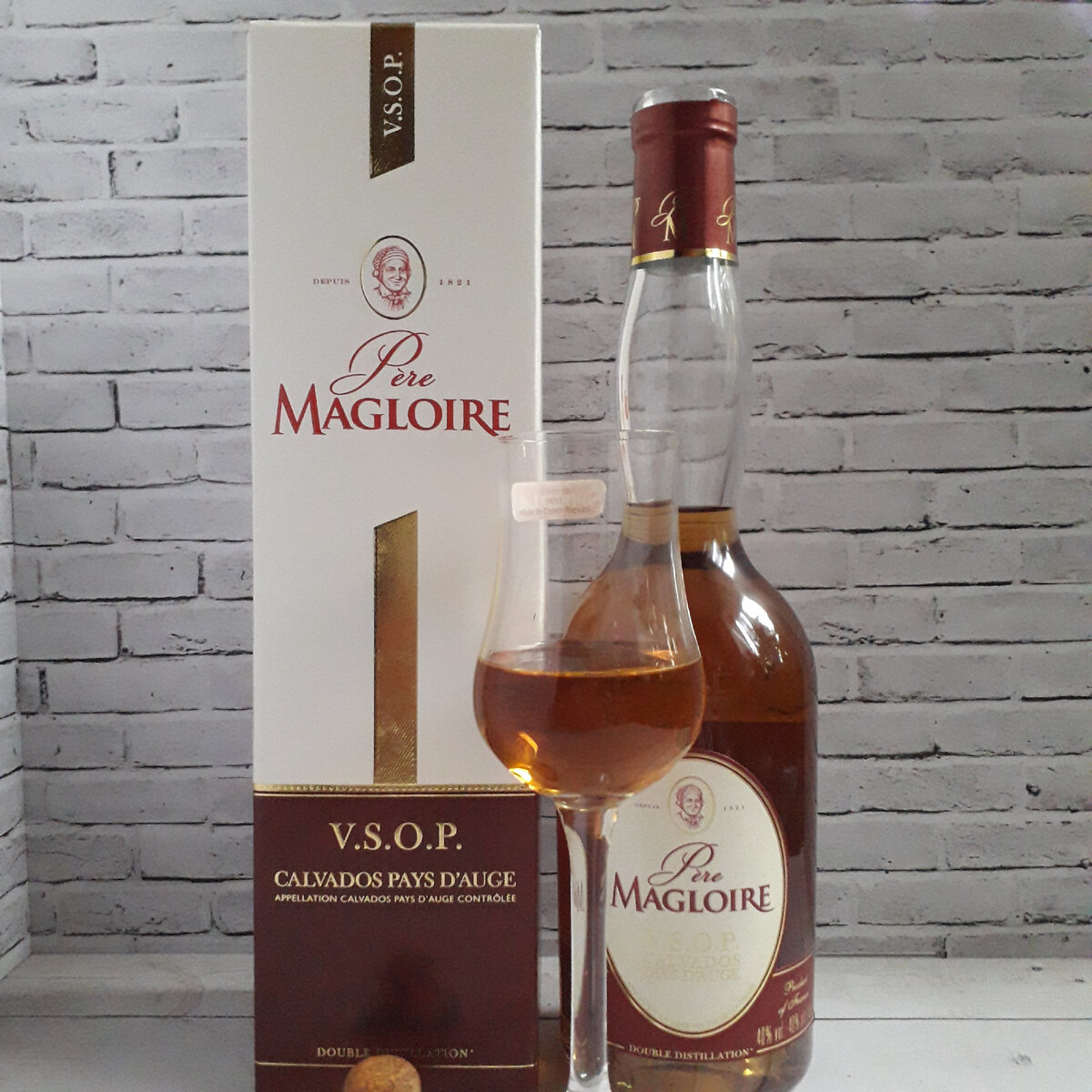 Французский кальвадос Père Magloire VSOP