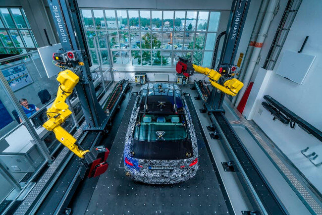 Роботизированная система с оптическими 3D-сканерами на производстве BMW 