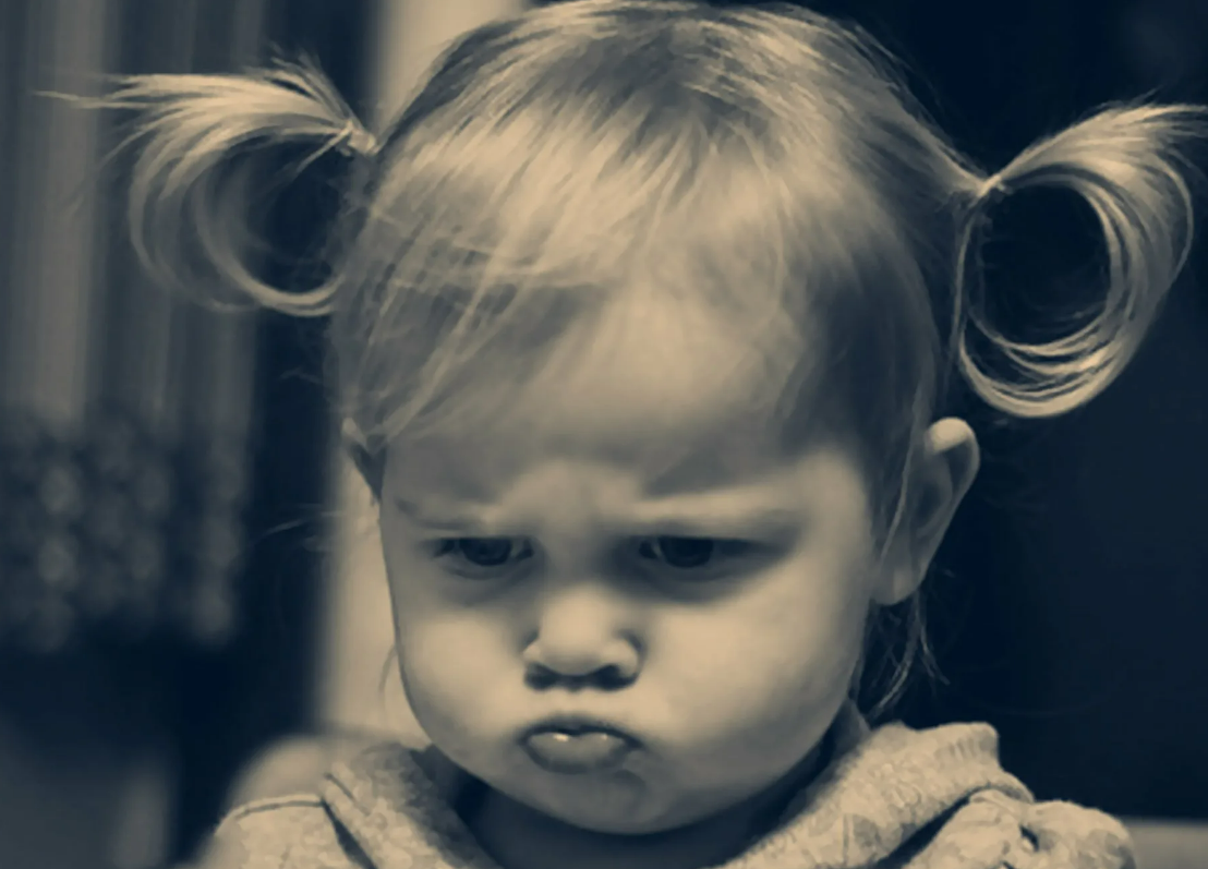 хотя и я не обижена. ребенок обижен. я не умею обижаться. я обижен картинки. обида прикол.