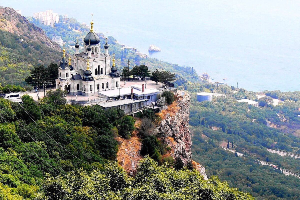 Храм на горе Форос 