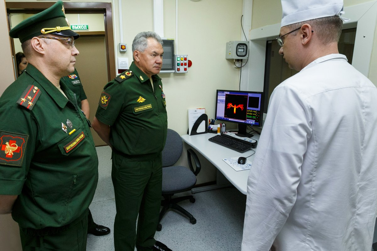 Военное лечебное учреждение. Шойгу военный госпиталь Шойгу. КДЦ Министерства обороны 52. Врачи 52 КДЦ Минобороны России.