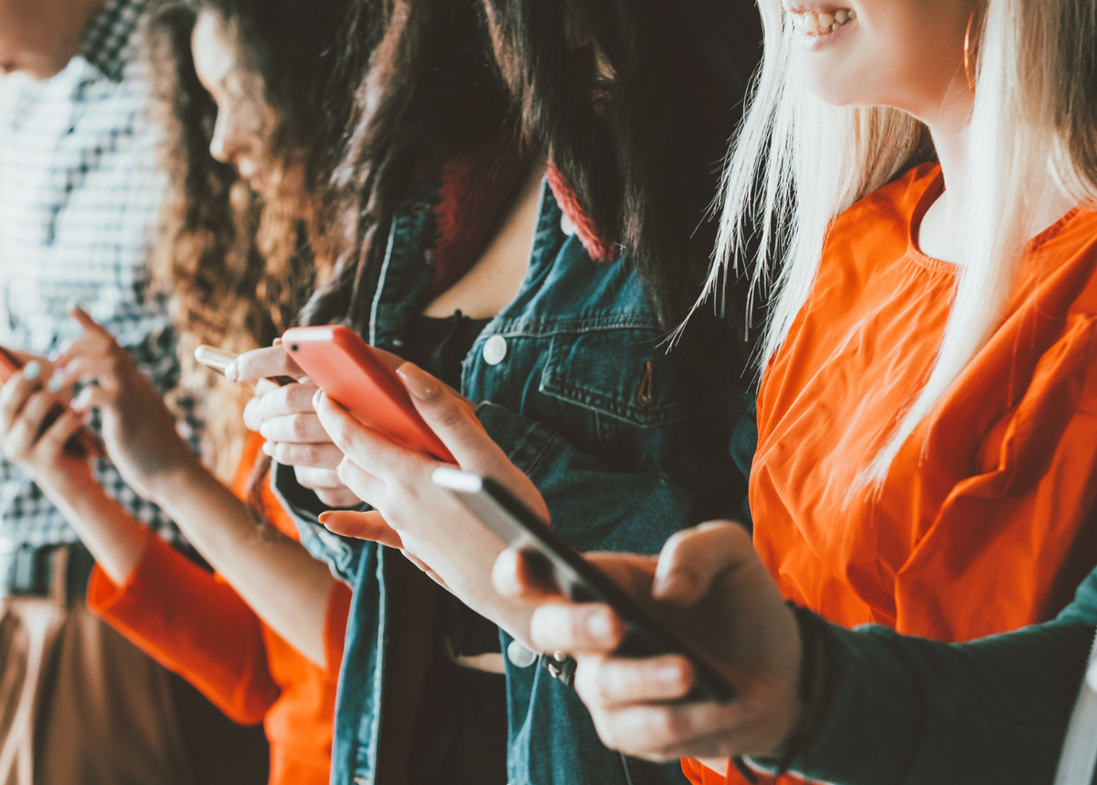 Цифровая зависимость сейчас очень распространена