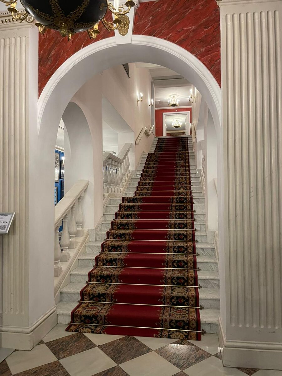 Картинная галерея Ильи Глазунова © "Покажу Москву"