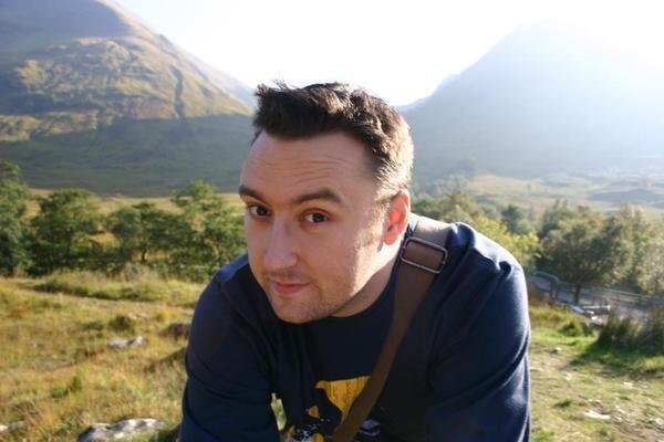 Джей Ди Кирк на фоне родного шотландского нагорья, в котором живёт с женой и двумя детьми.