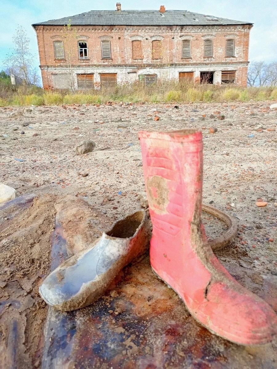 Мы с Томарой ходим парой.Есть такой прикол "в народе говорят два сапога...воняют"🫣🤣🤣🤣