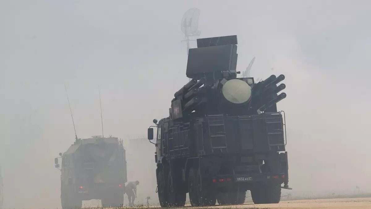     В Ростовской области система ПВО может обнаружить цели в любой момент, сообщил губернатор Василий Голубев.