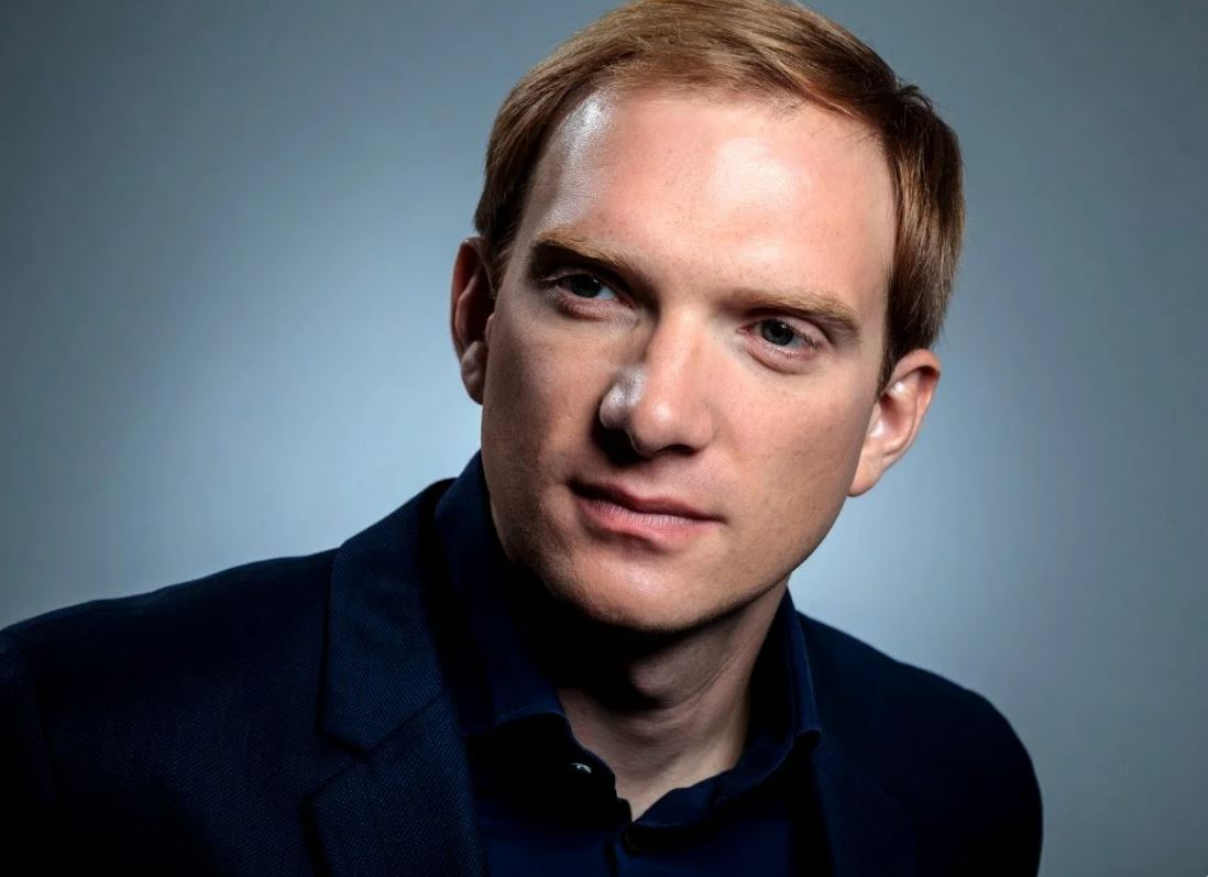 Источник фото: интернет. Актёр Андрей Бурковский 